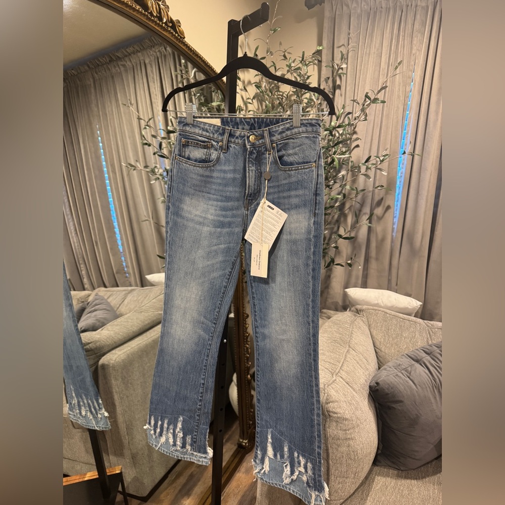 OneDress OneLove Jeans